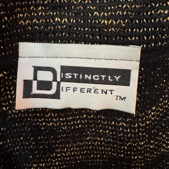 Distinctly Different Vintage Elegant Black and Gold Women's Sweater Size 47 - Picture 4 of 13